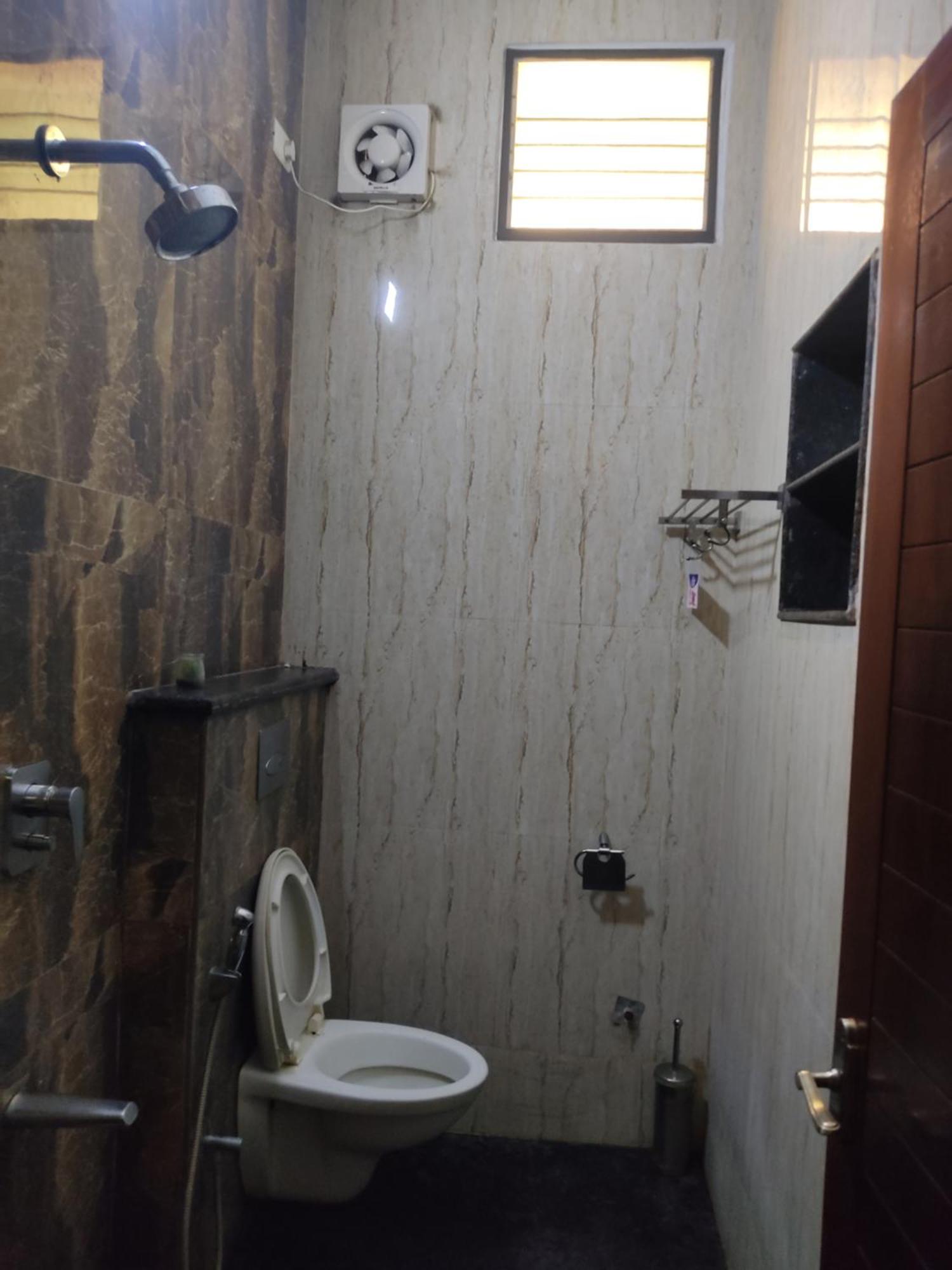 Iris Comfort Inn Chennai Dış mekan fotoğraf